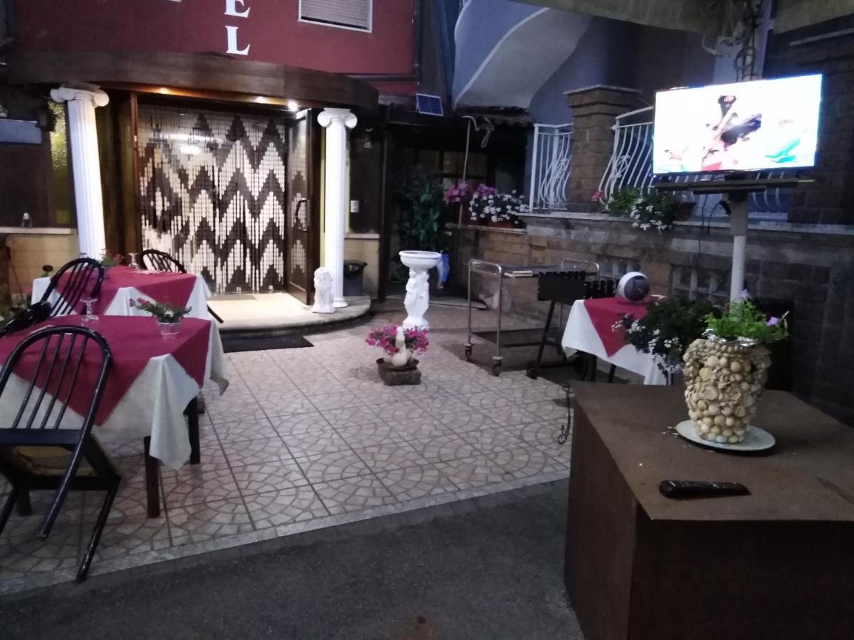 Hotel La Carina กรอตตามินาร์ดา ภายนอก รูปภาพ