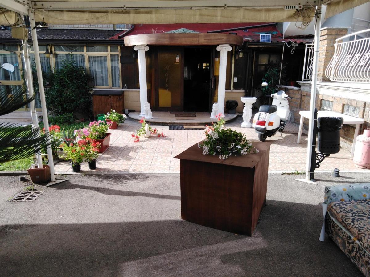 Hotel La Carina กรอตตามินาร์ดา ภายนอก รูปภาพ