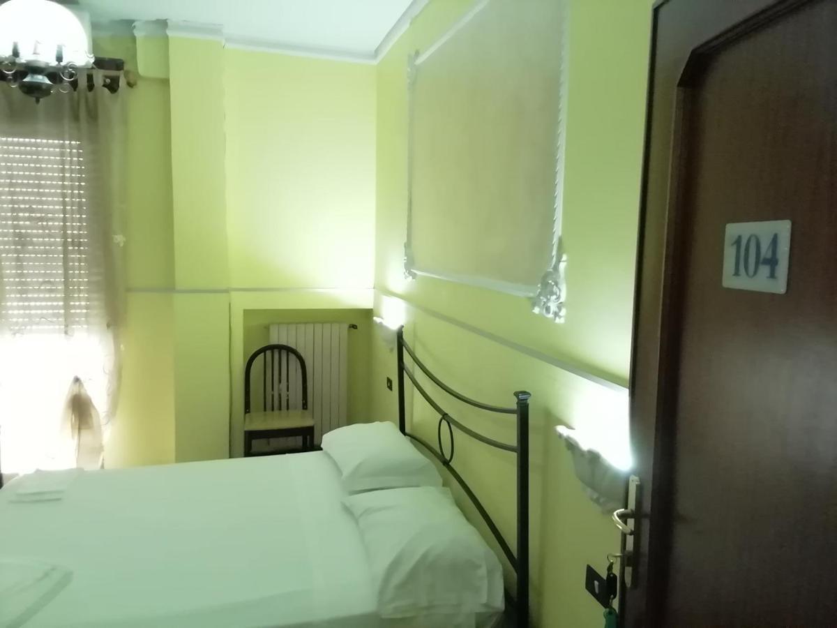 Hotel La Carina กรอตตามินาร์ดา ภายนอก รูปภาพ