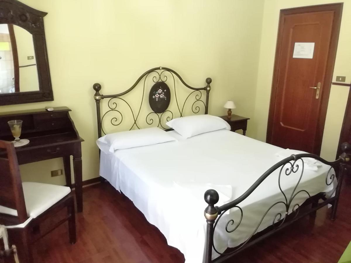 Hotel La Carina กรอตตามินาร์ดา ภายนอก รูปภาพ